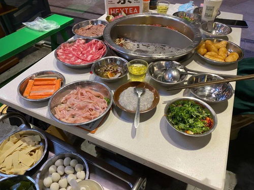 火鍋店驚現(xiàn)活壁虎，市民曝光現(xiàn)場(chǎng)圖引發(fā)熱議，商家回應(yīng)稱系飲品意外